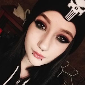 Meet your Posher, Allie. - MAKE AN OFFER!!!